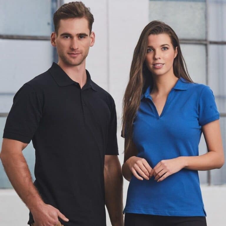 Read more about the article Differences Between Uniform Garments and Retail Garments